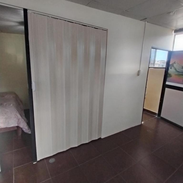 Hostal Mediodía MATRIZ - Suite con bañera de hidromasaje y cama grande - 7