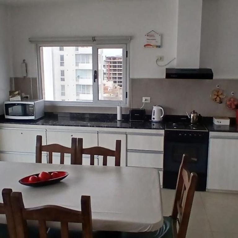 Departamento Puerto Madryn 5 Piso céntrico a 150 mts del mar con cochera para autos - Apartamento con vistas al mar - 15