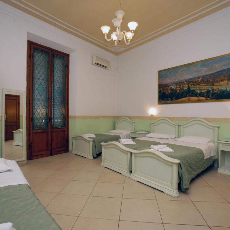 Hotel Desirèe - Quadruple Room - 4
