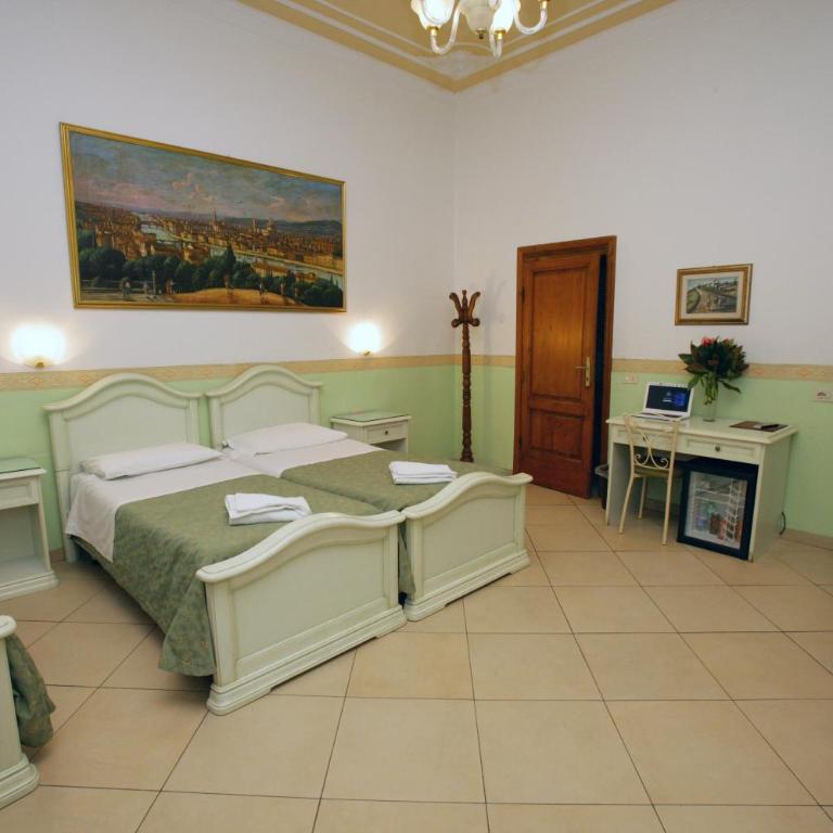 Hotel Desirèe - Quadruple Room - 6