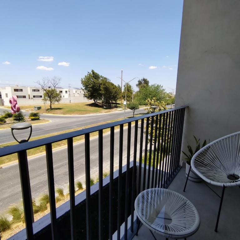 Moderno Apartamento con piscina a 20 min APTO y Cintermex - Apartamento de 2 dormitorios - 13