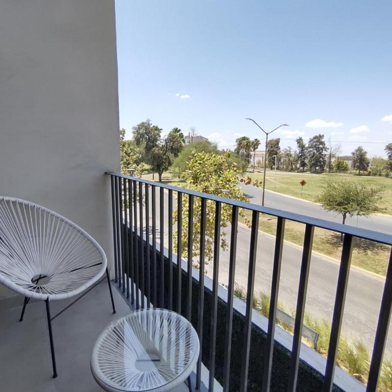 Moderno Apartamento con piscina a 20 min APTO y Cintermex - Apartamento de 2 dormitorios - 19