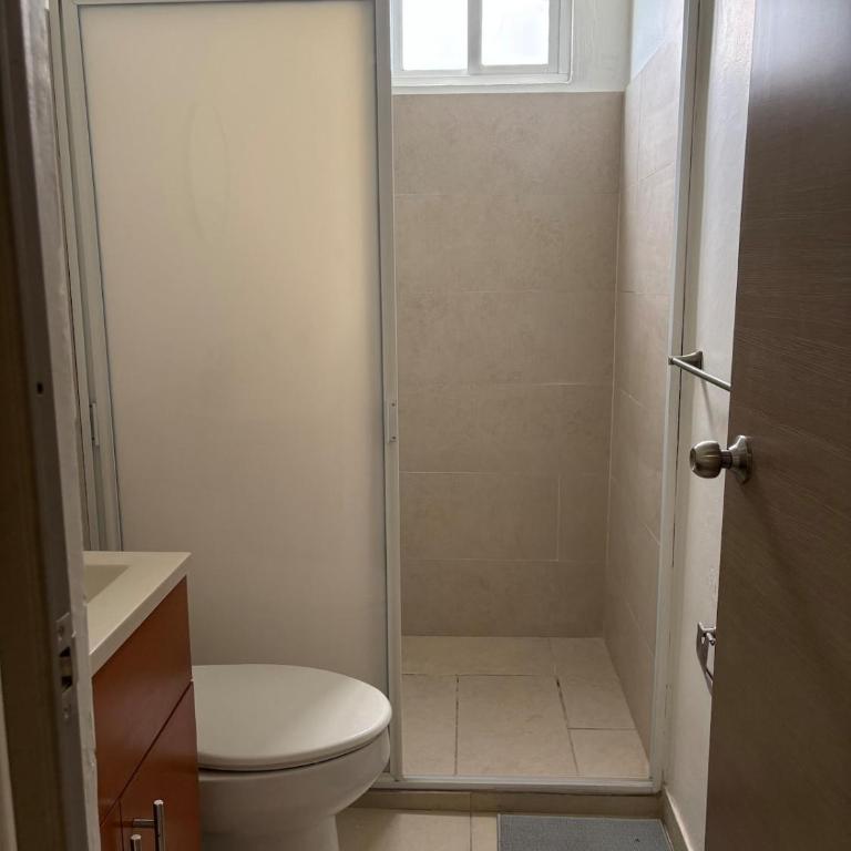 Remodeled apartment, park and 2 parking spaces - Three-Bedroom Apartment - 8