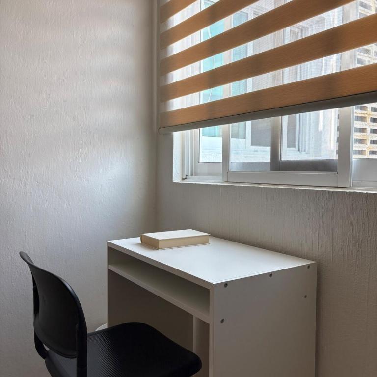 Remodeled apartment, park and 2 parking spaces - Three-Bedroom Apartment - 20
