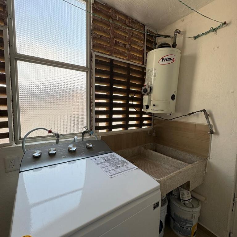 Remodeled apartment, park and 2 parking spaces - Three-Bedroom Apartment - 24