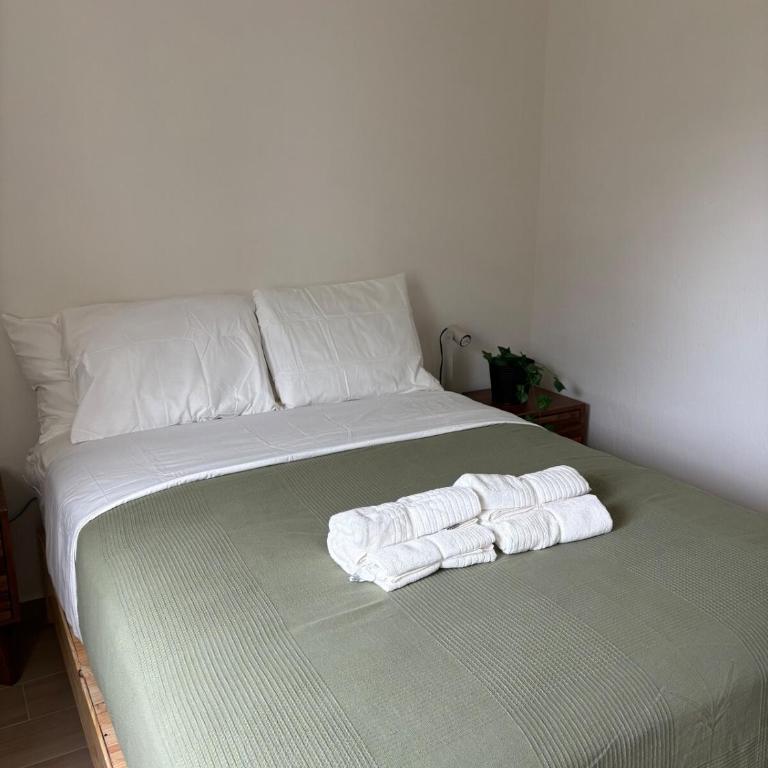 Remodeled apartment, park and 2 parking spaces - Three-Bedroom Apartment - 26