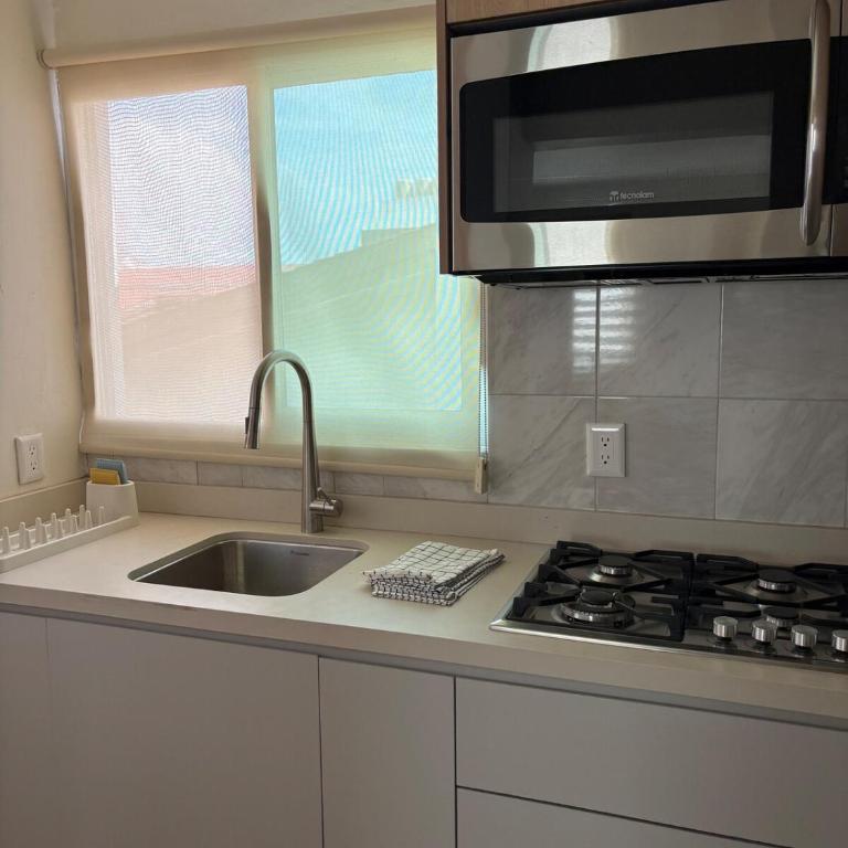 Remodeled apartment, park and 2 parking spaces - Three-Bedroom Apartment - 34