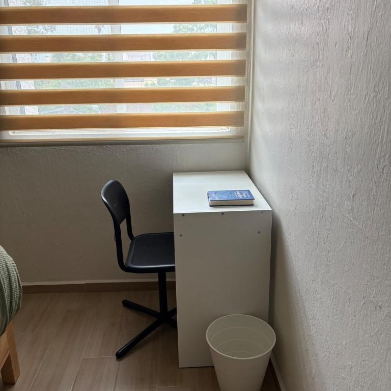 Remodeled apartment, park and 2 parking spaces - Three-Bedroom Apartment - 35