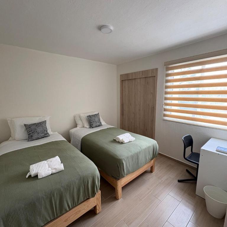 Remodeled apartment, park and 2 parking spaces - Three-Bedroom Apartment - 37