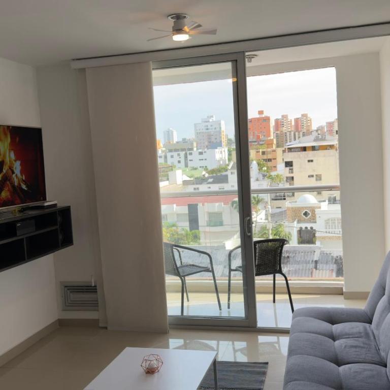 MODERNO Y ACOGEDOR Apartamento A UNOS PASOS DEL CENTRO COMERCIAL BUENAVISTA - Two-Bedroom Apartment with Balcony - 3
