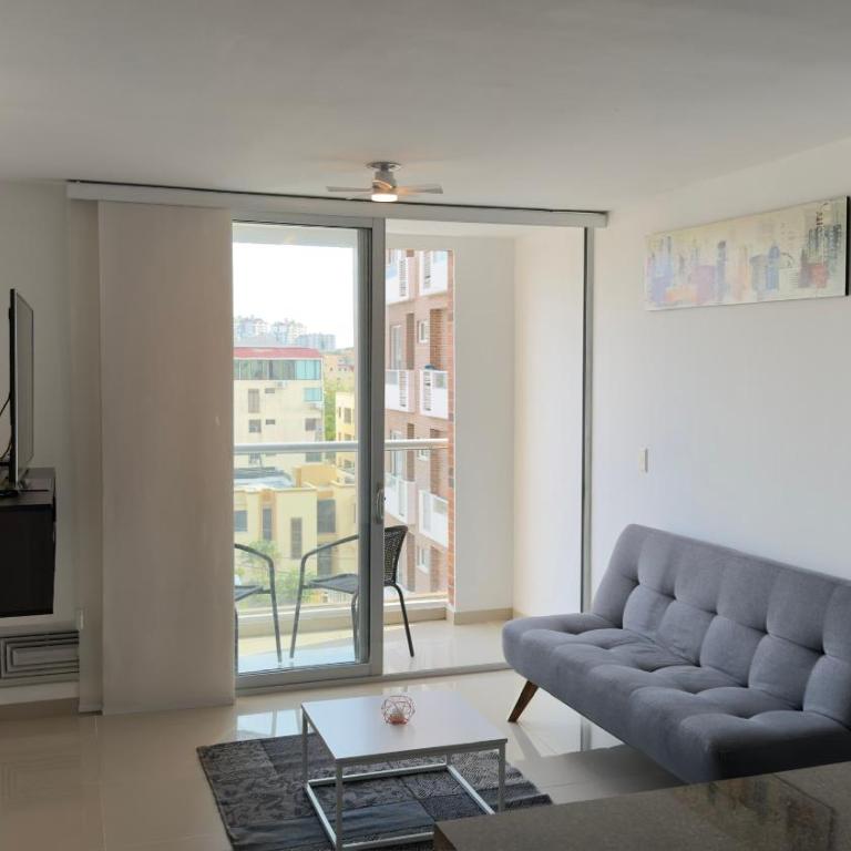 MODERNO Y ACOGEDOR Apartamento A UNOS PASOS DEL CENTRO COMERCIAL BUENAVISTA - Two-Bedroom Apartment with Balcony - 4