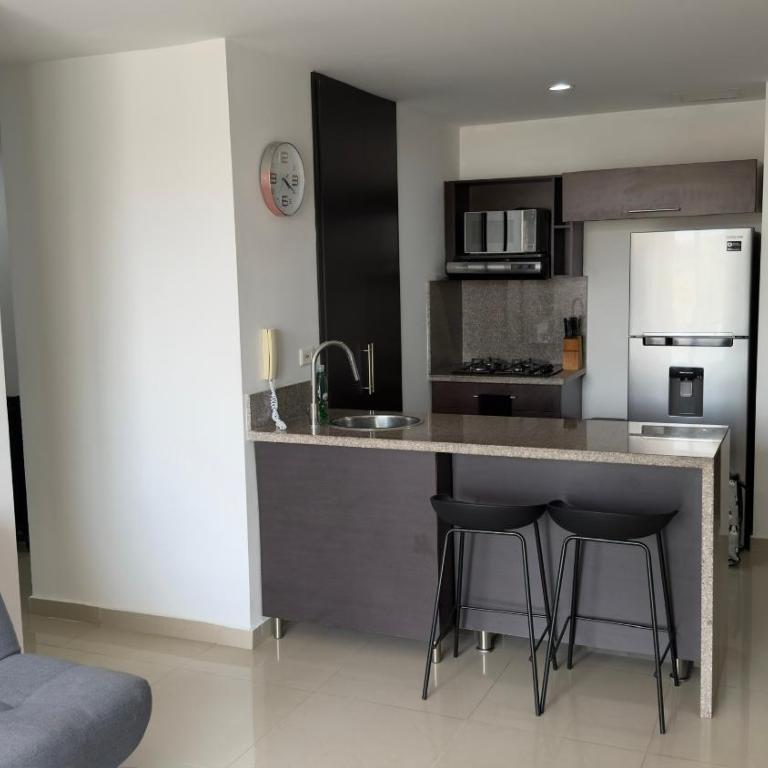 MODERNO Y ACOGEDOR Apartamento A UNOS PASOS DEL CENTRO COMERCIAL BUENAVISTA - Two-Bedroom Apartment with Balcony - 5