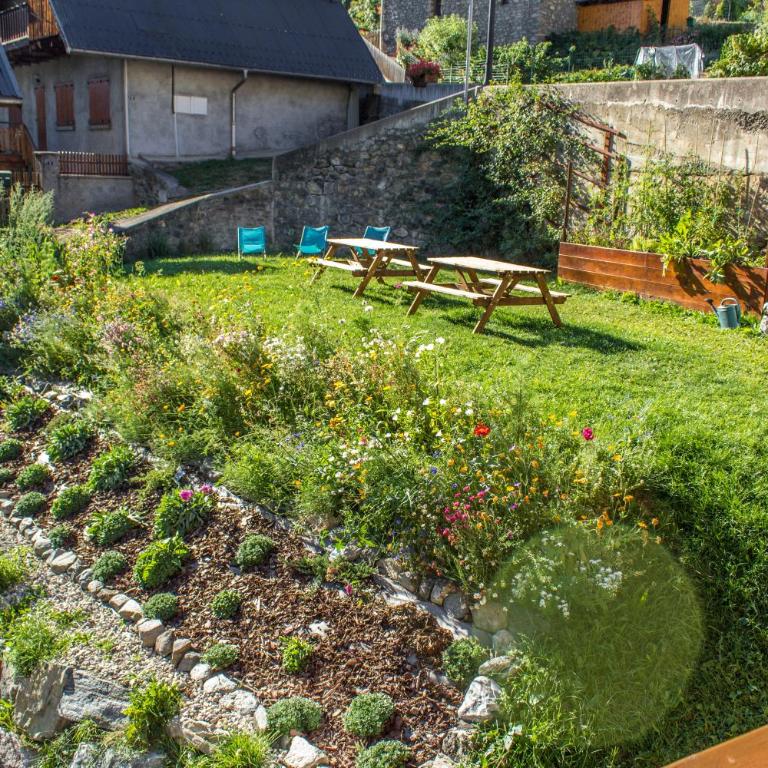 Ski Peak - Chalet Rostaing - Incredible vaulted ceiling dining room and breathtaking garden - Chalet - 16