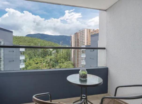 Espectacular vista de Medellín, 2 habitaciones en Las palmas - Two-Bedroom Apartment - 31