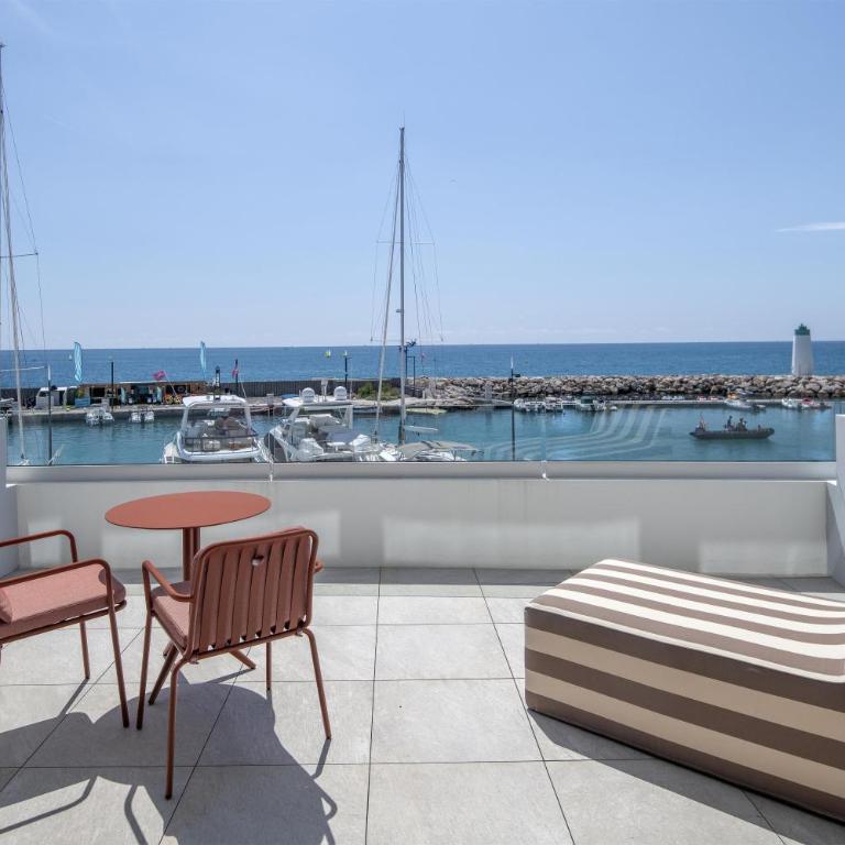 Marina Baie des Anges Hôtel, Curio Collection By Hilton - Premium King Room with Sea View - Disability Access - 3