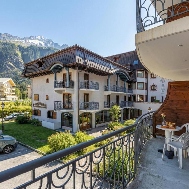 Le Cristal GM7 Mountain View, Pool, Private Sauna & Parking - Happy Rentals - Appartamento con Balcone - 1