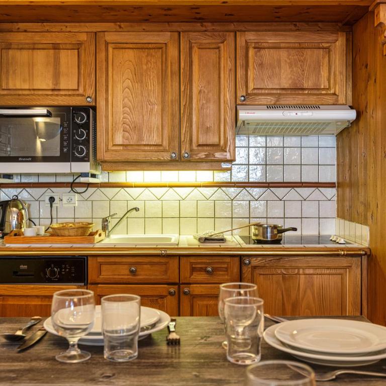 Le Cristal GM7 Mountain View, Pool, Private Sauna & Parking - Happy Rentals - Appartamento con Balcone - 13