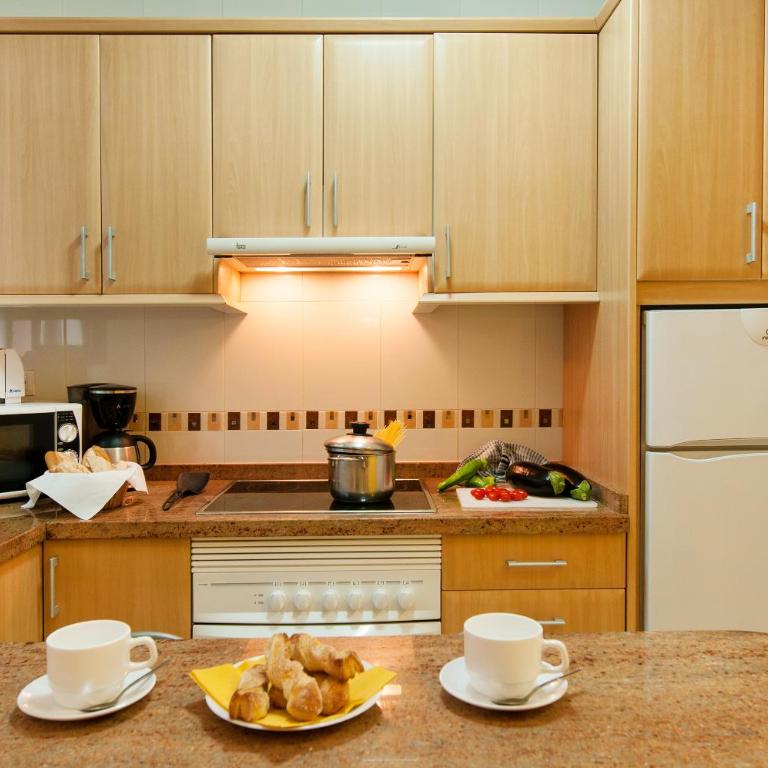 Apartamentos Don Carlos - Apartamento Estándar con terraza y vistas al mar - 5