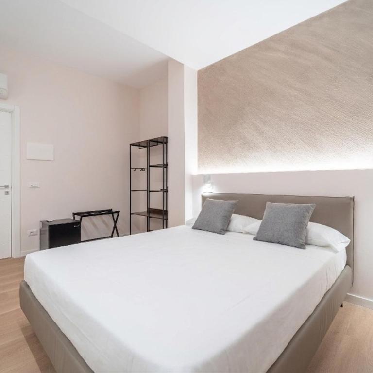 Cloe - Luxury Rooms - Camera Matrimoniale Standard - 8