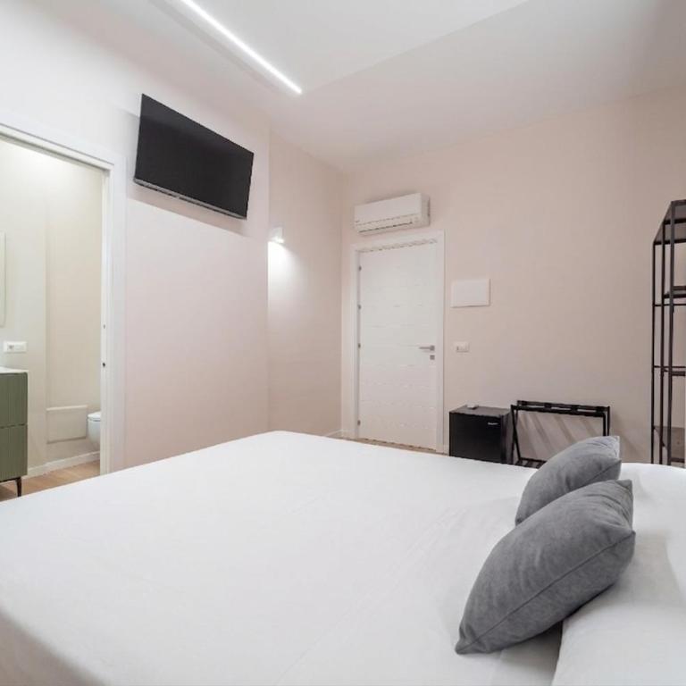 Cloe - Luxury Rooms - Camera Matrimoniale Standard - 10