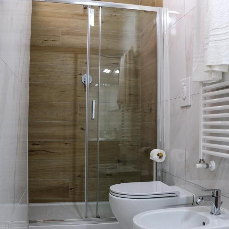 Rooms Hub Zara - Double Room with Balcony - 5