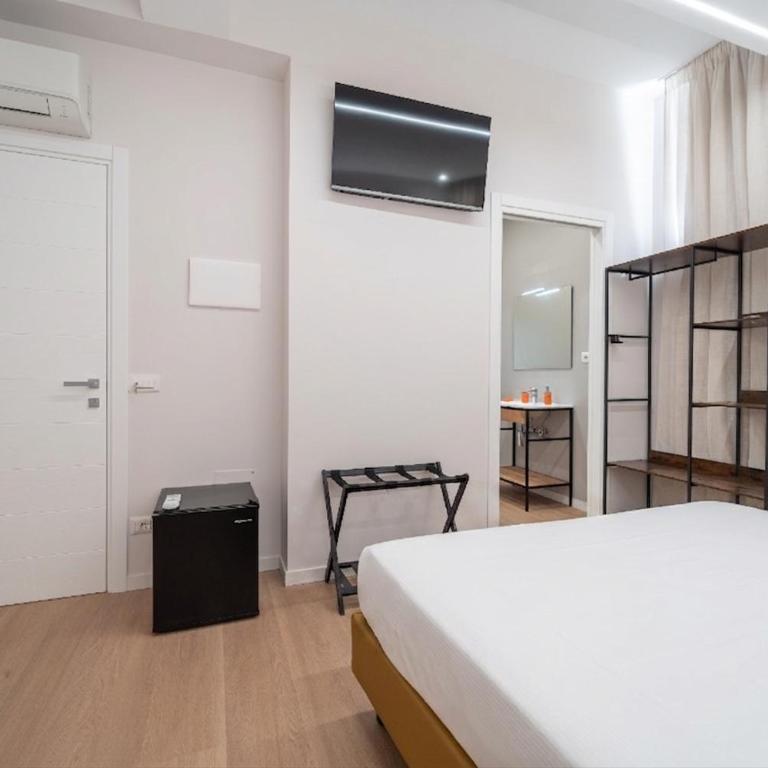 Cloe - Luxury Rooms - Camera Matrimoniale Deluxe con Vasca - 13