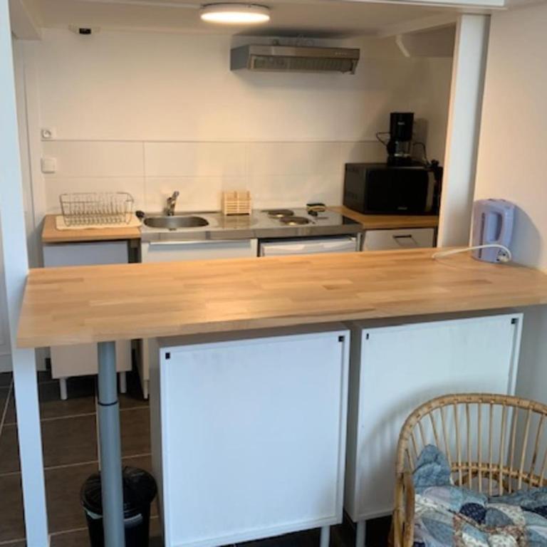 21m tout confort pour 2 proche des Remparts - Studio - 4