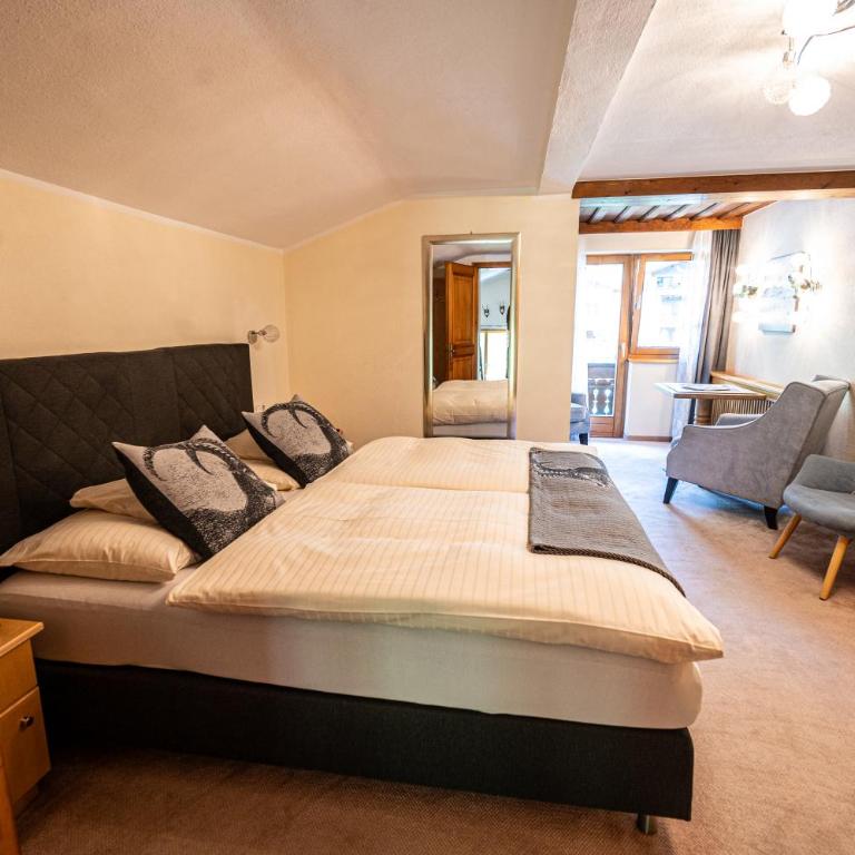 Pension Hartenfels - Doppelzimmer mit Balkon - 22
