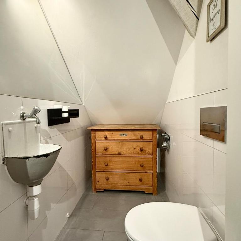 Einzigartige Dachgeschoss-Loft mit Dachterrasse Augsburg - Three-Bedroom Loft Apartment - 2