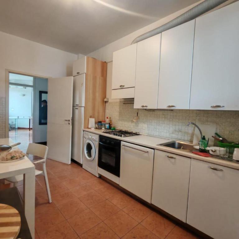 Grande Appartamento al Porto di Riccione per 8 - Il Lupo Affitta - Appartamento con 3 Camere da Letto - 2