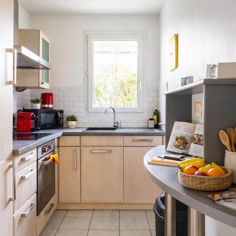 Spacious Family Apartment near Disneyland with Garden, AC and Parking - Appartement - Vue sur Jardin - 11