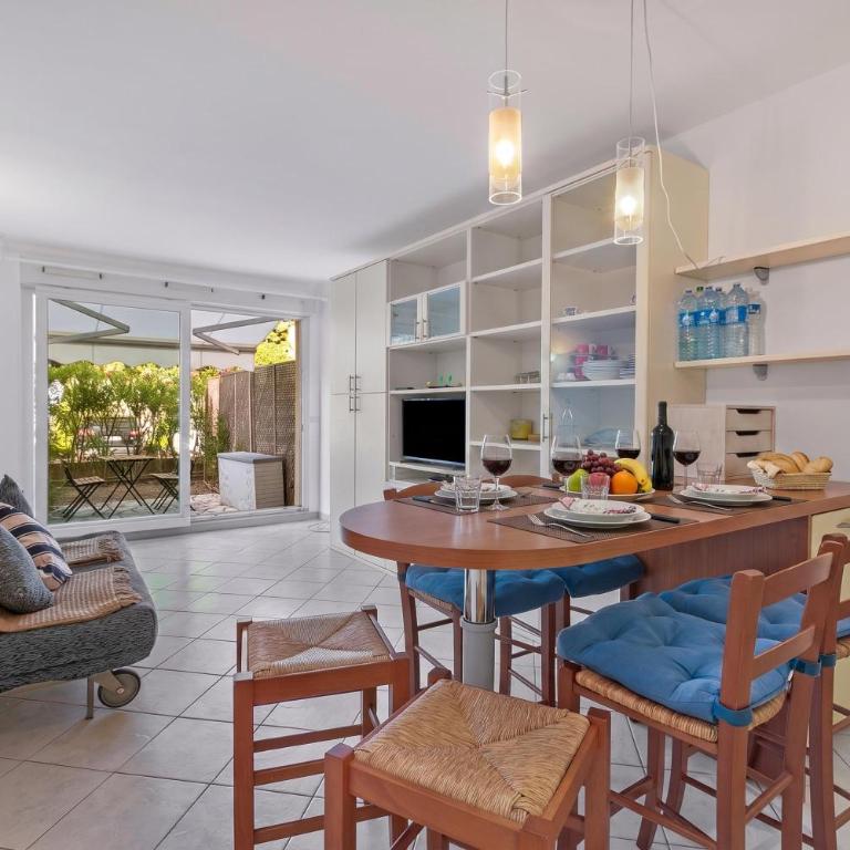 Appartement Les Jasmins - Happy Rentals - Studio avec Vue sur Jardin - 3