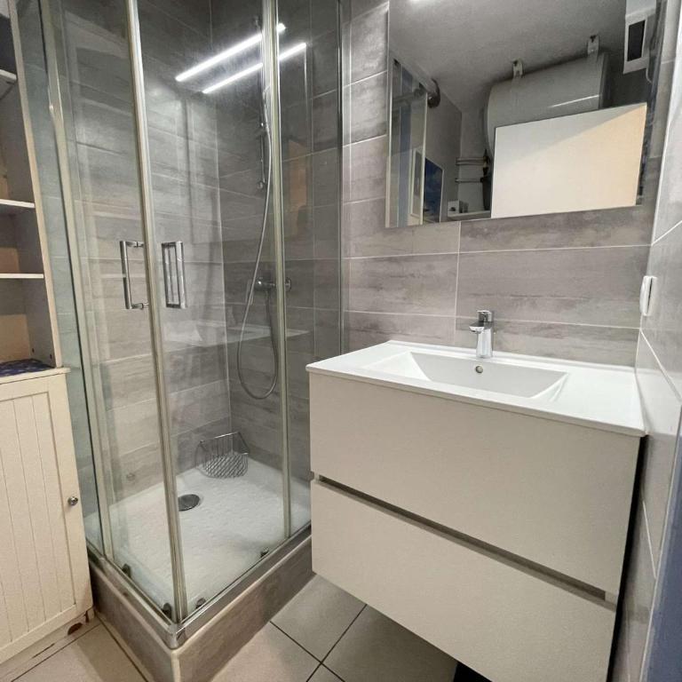Studio cabine avec piscine proche plage et commerces - FR-1-328-156 - Estudio - 9