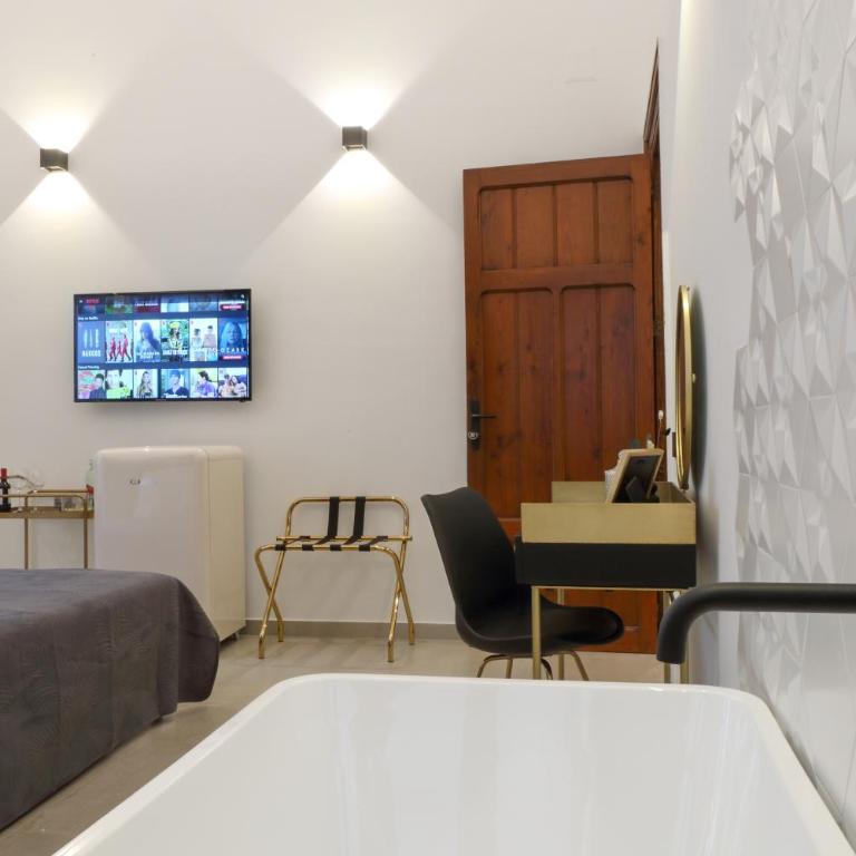 Bohémien Boutique Guesthouse - Deluxe Suite with bathtub - 4