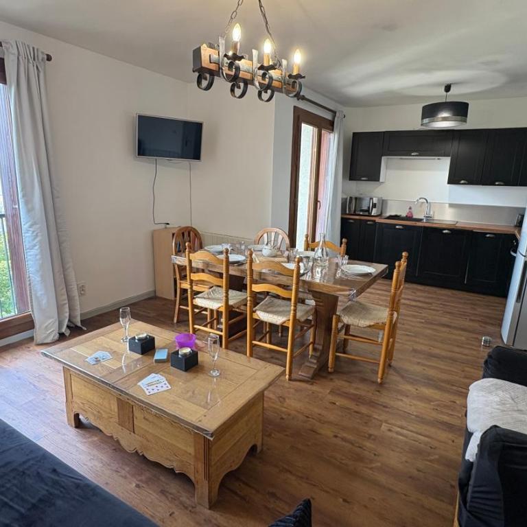 Confortable appartement familial, vue, baignoire - Appartement - 1
