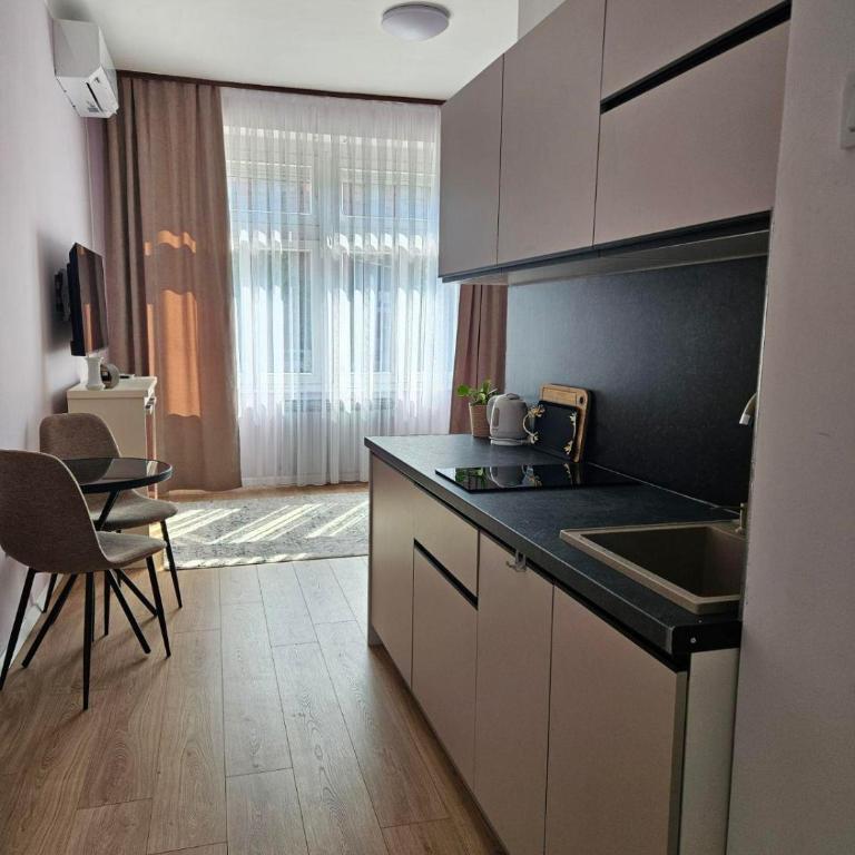 The Dozo - Studio Modern, Central and Newly Renovated - Studio Apartment with Queen Bed - 7