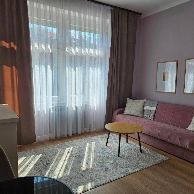 The Dozo - Studio Modern, Central and Newly Renovated - Studio Apartment with Queen Bed - 4