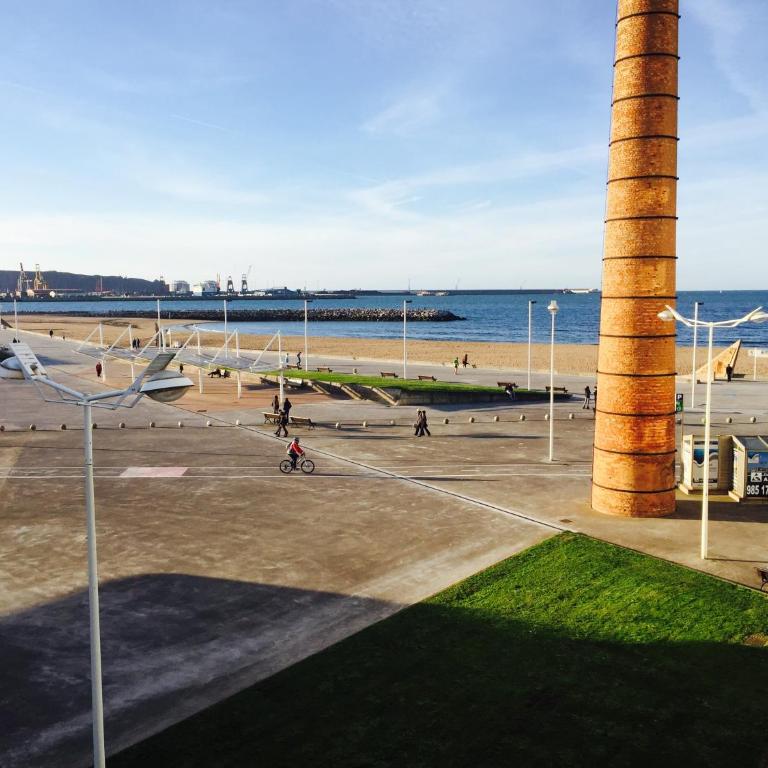 Apartamento Playa Poniente - Apartamento con vistas al mar - 1