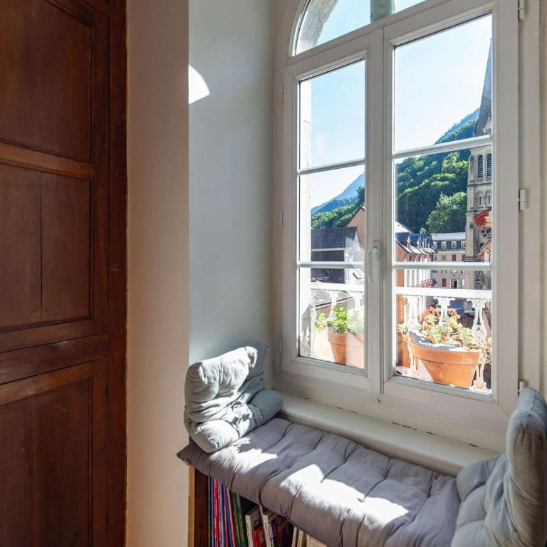 Appartement duplex confortable au cœur de Cauterets, idéal pour 6 personnes et proche des commodités. - FR-1-401-183 - Appartement (6 Adultes) - 10