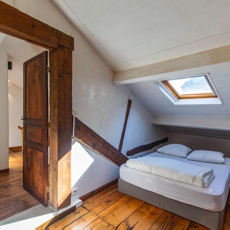 Appartement duplex confortable au cœur de Cauterets, idéal pour 6 personnes et proche des commodités. - FR-1-401-183 - Appartement (6 Adultes) - 12