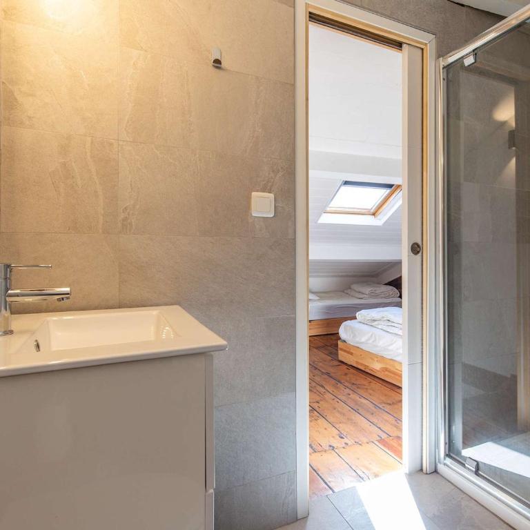 Appartement duplex confortable au cœur de Cauterets, idéal pour 6 personnes et proche des commodités. - FR-1-401-183 - Appartement (6 Adultes) - 13