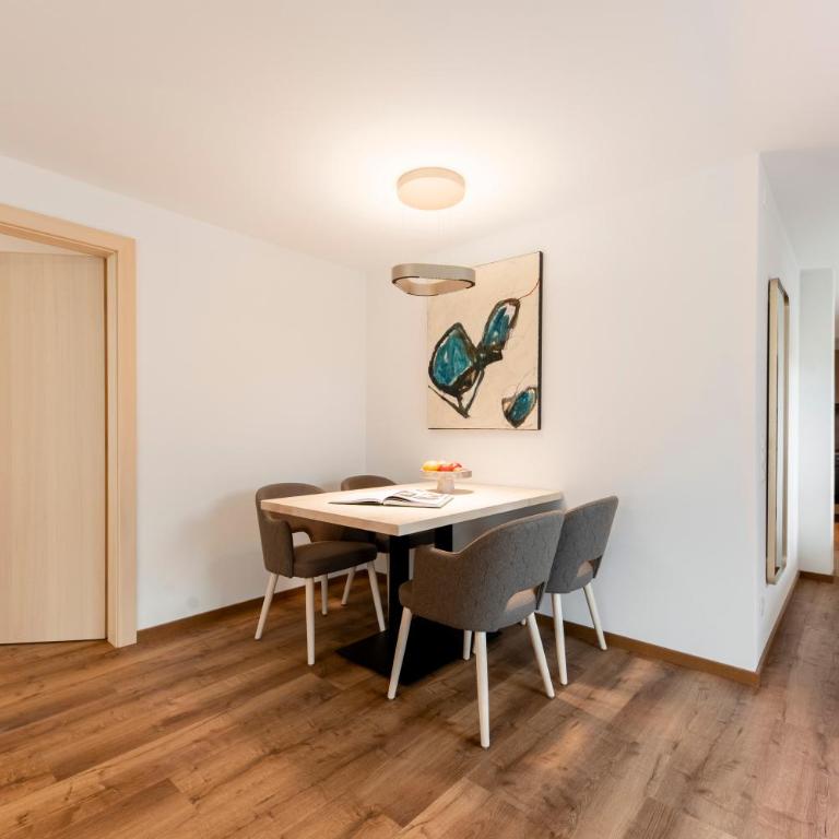 Aparthotel Saladina direkt an der Talstation - Apartment mit 1 Schlafzimmer, Balkon und Stadtblick - 10