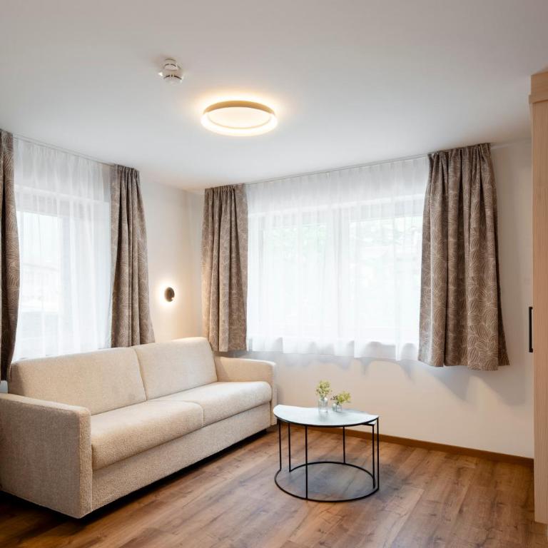 Aparthotel Saladina direkt an der Talstation - Apartment mit 1 Schlafzimmer, Balkon und Stadtblick - 7