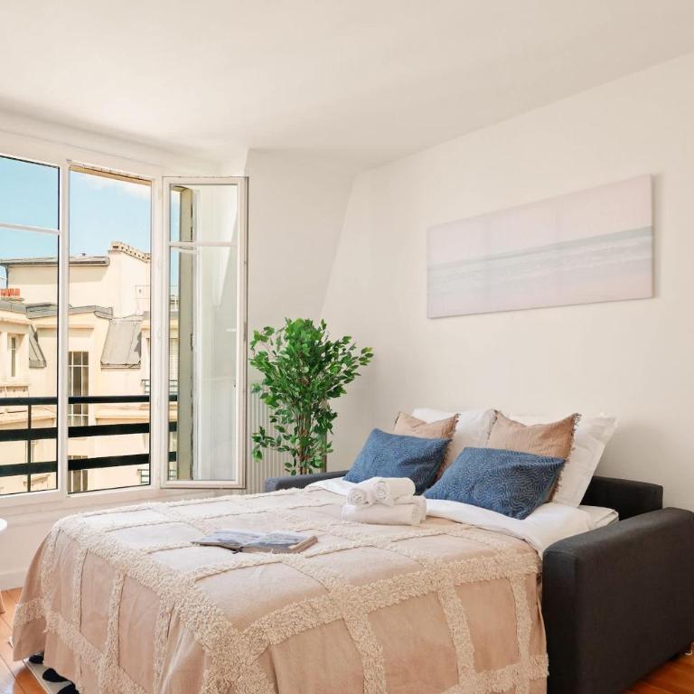 BnBNova - Eiffel Tower & Champ de Mars - Sleeps 4 - Appartement - 16