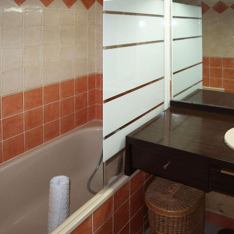 Studio cabine 4 personnes, balcon et accès direct pistes - FR-1-322-562 - Studio - 10