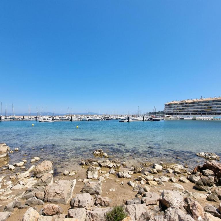Apartamento acogedor en L'Escala con terraza cerca de la playa - HISP-236-156 - Apartment - 4