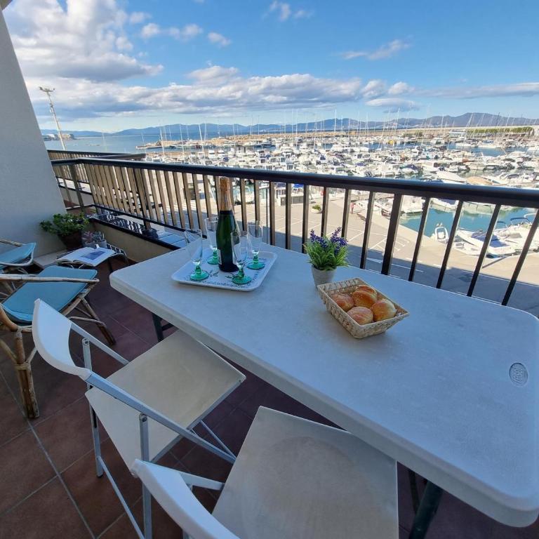 Apartamento acogedor en L'Escala con terraza cerca de la playa - HISP-236-156 - Apartment - 1