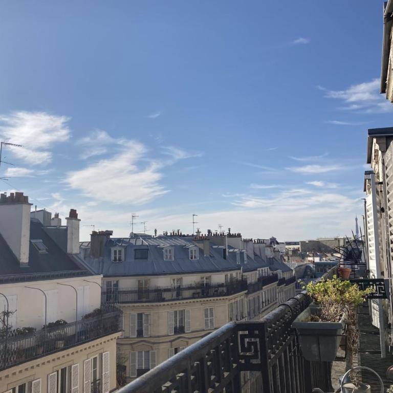 Appartement deux chambres avec balcon Paris 9e - Appartement - 7