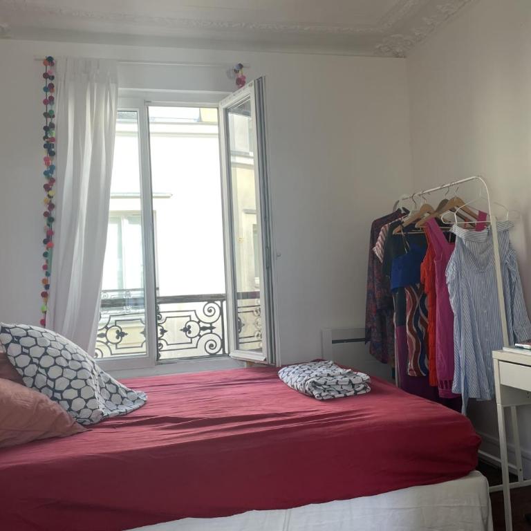Appartement deux chambres avec balcon Paris 9e - Appartement - 9
