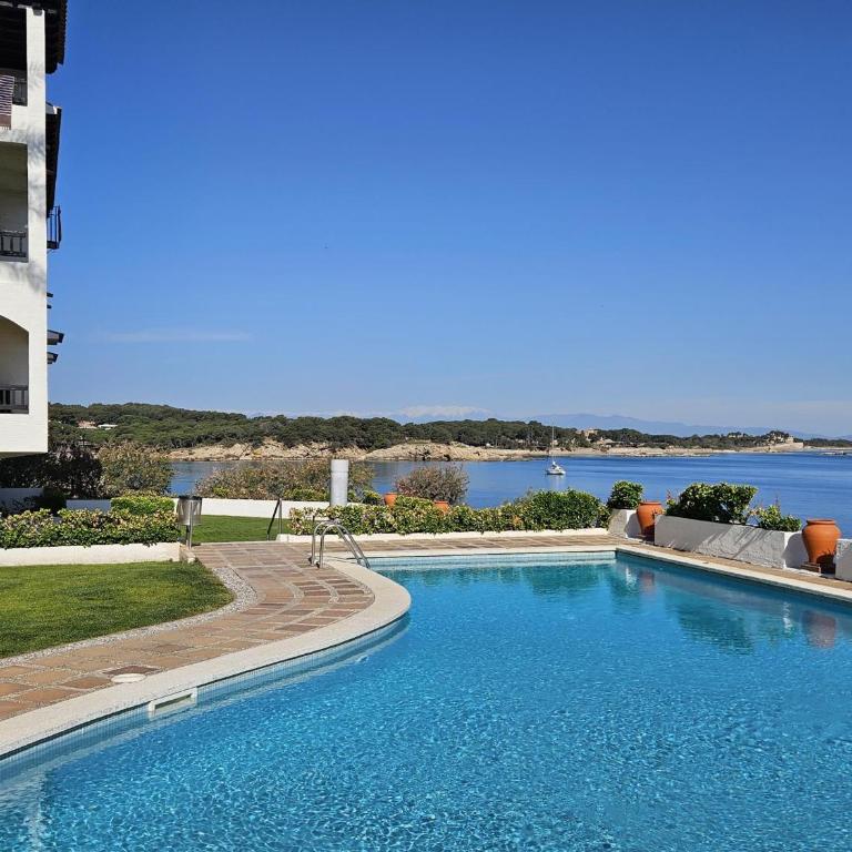 Apartamento acogedor con terraza y piscina a 50m de la playa - HISP-236-123 - Apartment - 7